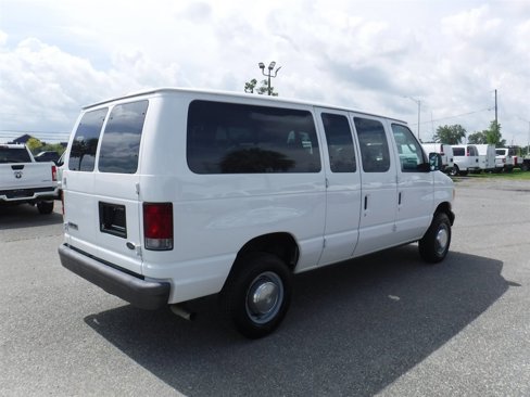 Used 2006 Ford E-350 and Econoline 350 Super Duty Wagon image 2