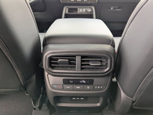 Used 2025 Honda Pilot EX-L image 24