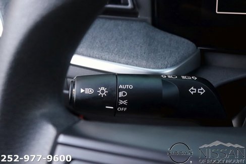 Used 2025 Nissan Kicks SV w/ Charging Package image 21