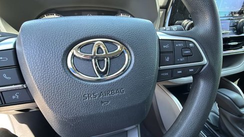 Used 2022 Toyota Highlander L image 20