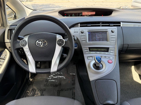 Used 2013 Toyota Prius Plug-In Hybrid image 24