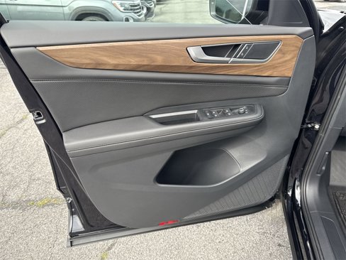 New 2025 Volkswagen Atlas SE image 22