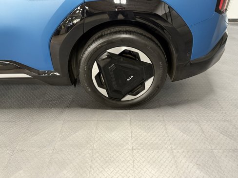 Used 2024 Kia EV9 Land image 7