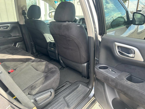 Used 2014 Nissan Pathfinder S image 14