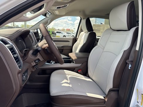 New 2025 RAM 3500 Laramie image 33