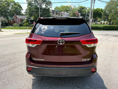 Used 2017 Toyota Highlander XLE image 8