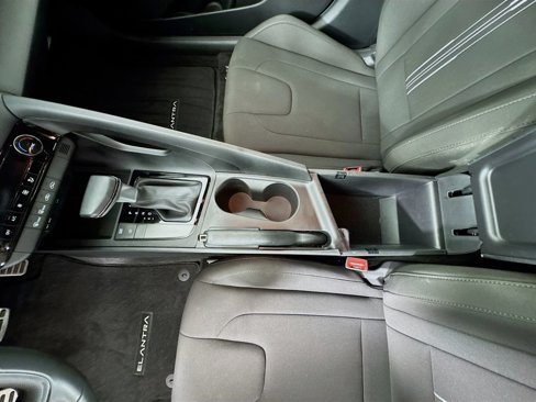 Certified 2025 Hyundai Elantra Sport image 35