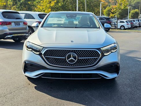 New 2026 Mercedes-Benz E 350 4MATIC Sedan image 4