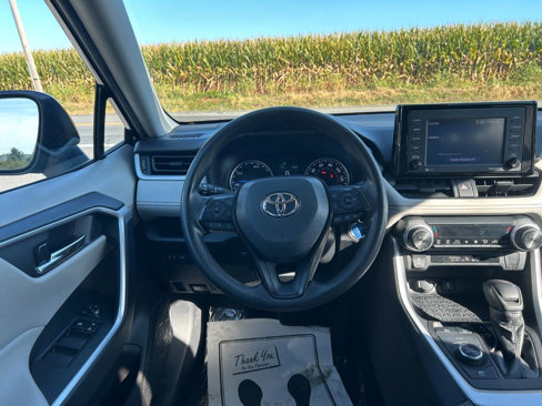 Used 2021 Toyota RAV4 XLE image 18