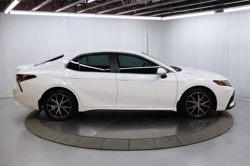 Used 2024 Toyota Camry SE image 8
