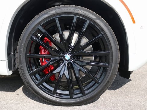 New 2026 BMW X5 M60i image 5