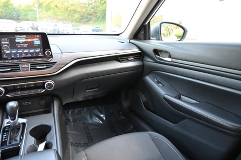 Used 2025 Nissan Altima 2.5 SV image 12