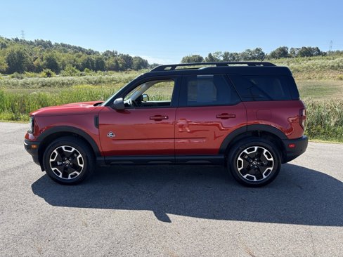 Used 2024 Ford Bronco Sport Outer Banks w/ Tech Package image 2