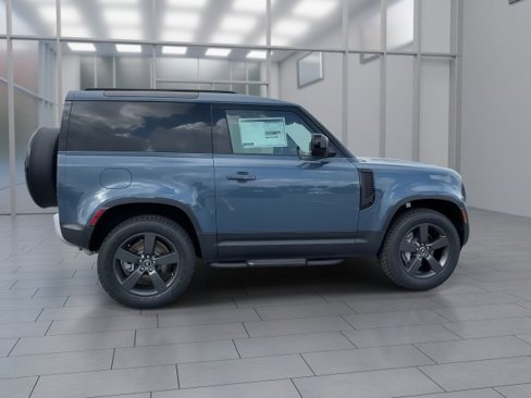 New 2025 Land Rover Defender 90 S image 9