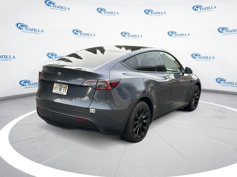 Used 2023 Tesla Model Y AWD image 5