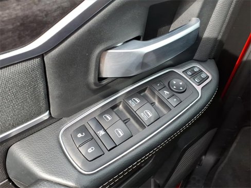 Used 2024 RAM 2500 Big Horn w/ Sport Appearance Package image 15
