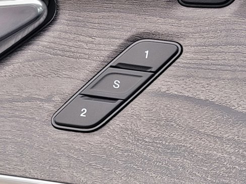 New 2025 Jeep Grand Cherokee Overland w/ Luxury Tech Group IV image 34