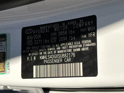 Used 2025 Hyundai Elantra SEL image 37