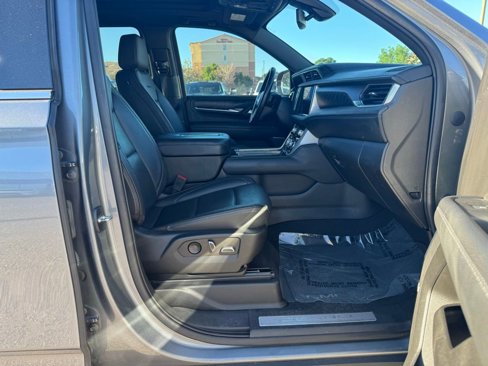 Used 2022 GMC Yukon XL Denali image 30