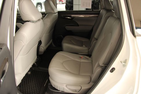 Used 2023 Toyota Highlander Limited image 27