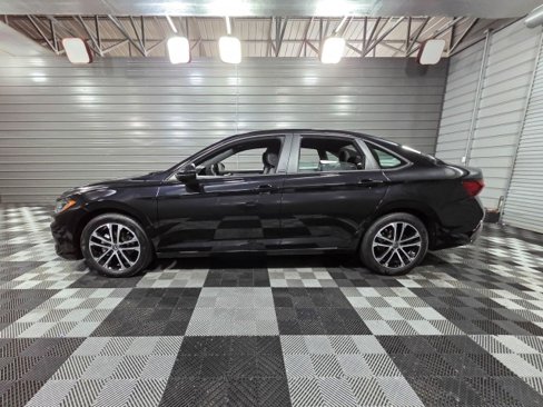Used 2025 Volkswagen Jetta Sport image 8