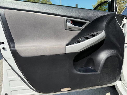 Used 2013 Toyota Prius Plug-In Hybrid image 19
