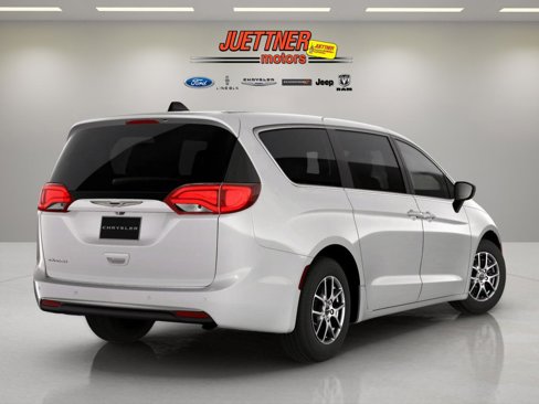 New 2026 Chrysler Voyager LX image 10