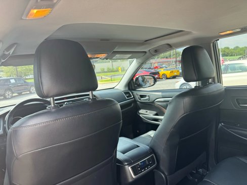 Used 2019 Toyota Highlander Limited image 11