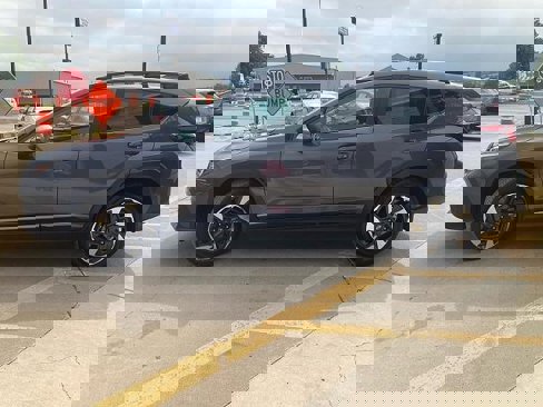 Used 2024 Subaru Crosstrek 2.5i Limited image 2