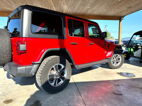 Used 2018 Jeep Wrangler Unlimited Sahara w/ Dual Top Group image 18