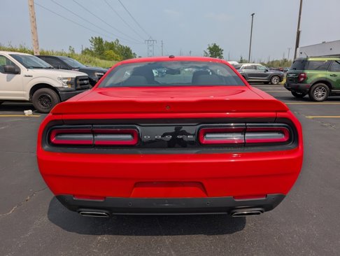 Used 2021 Dodge Challenger SXT w/ Driver Convenience Group image 6