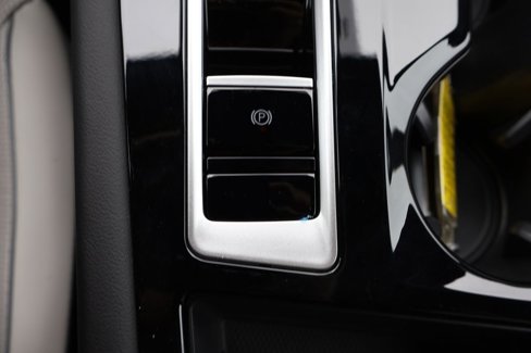 New 2026 Volkswagen Atlas Cross Sport SEL Premium R-Line image 32