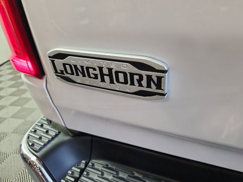 New 2025 RAM 1500 Limited image 9