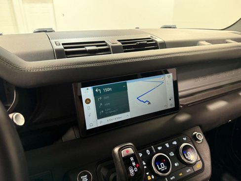 Used 2024 Land Rover Defender 90 X-Dynamic SE image 75