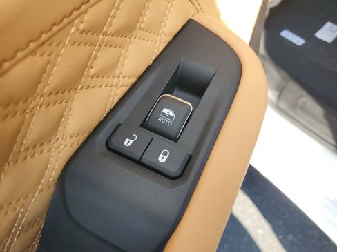 New 2025 Jeep Grand Cherokee Summit image 16