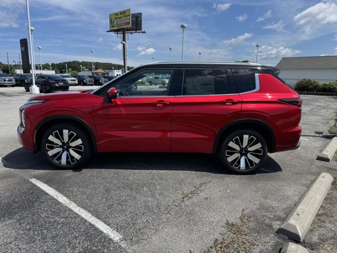 New 2025 Mitsubishi Outlander SEL image 6