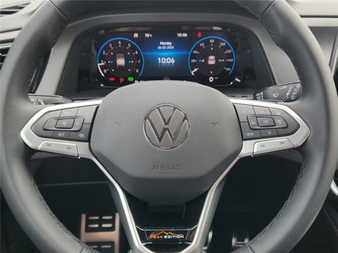 New 2025 Volkswagen Atlas Peak Edition SE image 17