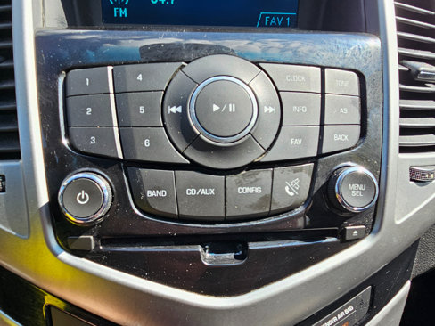 Used 2014 Chevrolet Cruze LS image 37
