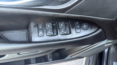 Used 2015 Cadillac Escalade Luxury image 20