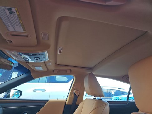 Used 2024 Lexus ES 350 w/ Premium Package image 21