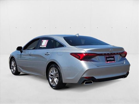 Used 2019 Toyota Avalon XLE image 8