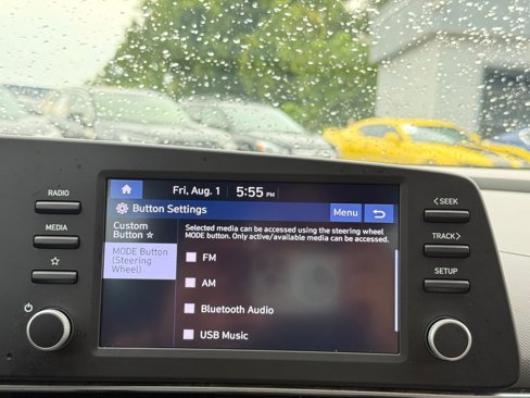 Used 2021 Hyundai Elantra SE image 21
