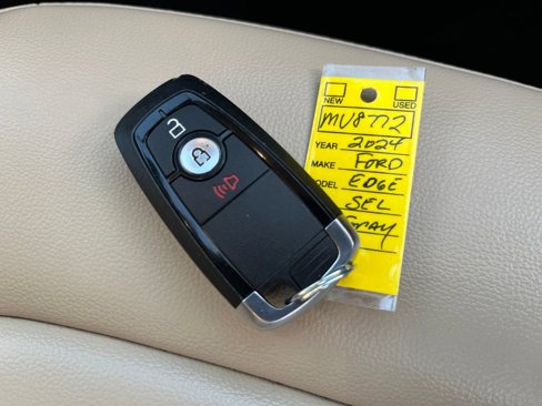 Used 2024 Ford Edge SEL image 10