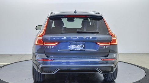 Certified 2025 Volvo XC60 B5 Core w/ Protection Package Premier image 3