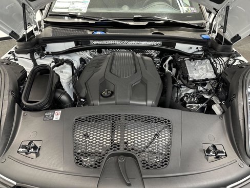 New 2025 Porsche Macan Turbo image 44