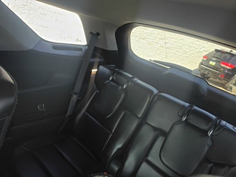 Used 2022 Ford Explorer XLT w/ Equipment Group 202A image 14