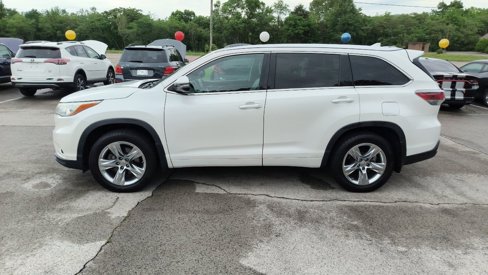 Used 2015 Toyota Highlander Limited Platinum image 2