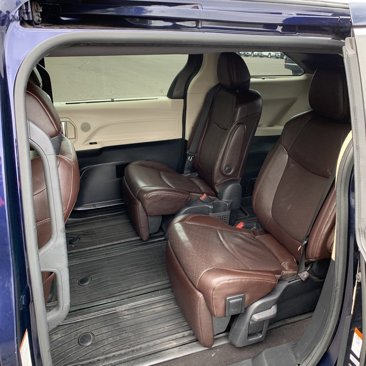 Used 2022 Toyota Sienna Platinum image 7