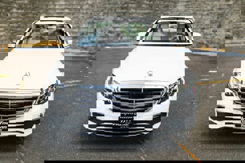 Used 2017 Mercedes-Benz E 300 4MATIC image 2