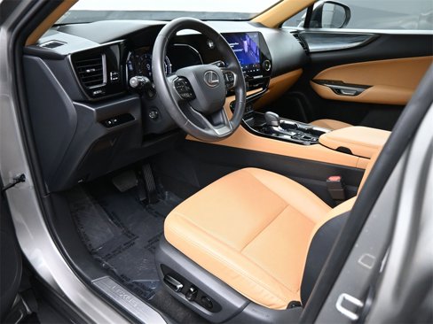 Used 2024 Lexus NX 250 FWD w/ Premium Package image 2